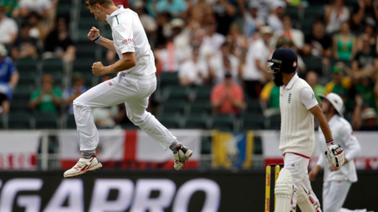 Broad 6-17 as England surges toward series victory in SA